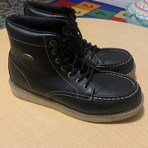 Men’s boots size 11